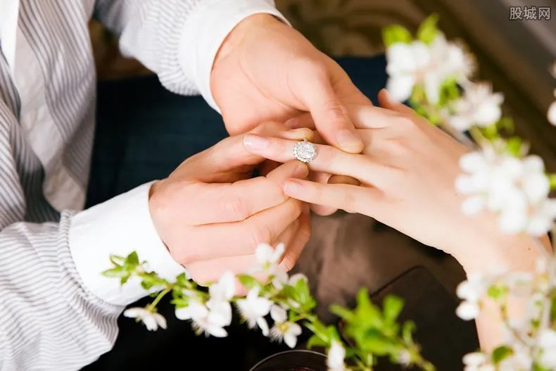 林依晨庆结婚三周年 结婚三周年送什么礼物好