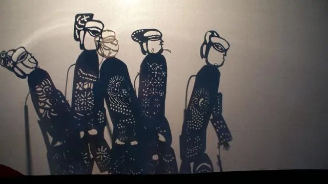 你还知道中国的其他传统艺术吗?请围绕什么真什么啊?写一段话,注意运用恰当的修辞手法,50字。