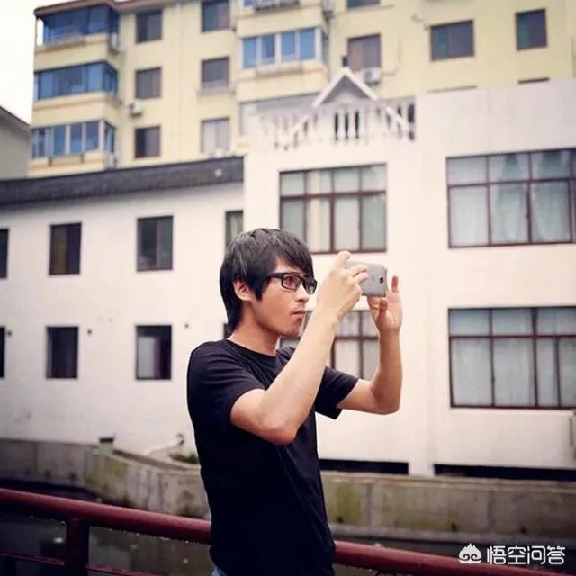 韩寒发长文说自己退学是很失败的事,你曾经有没有特别不想上学的时刻?