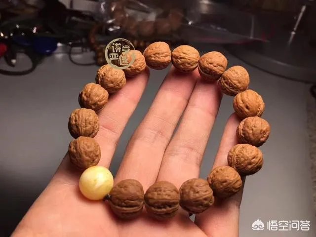 想盘玩核桃,是选小核桃好,还选麻核桃好?有什么区别?