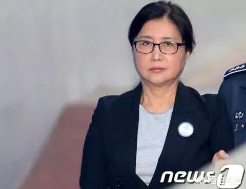不是为了权势