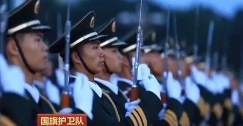 国庆节10万人观升旗情况如何?