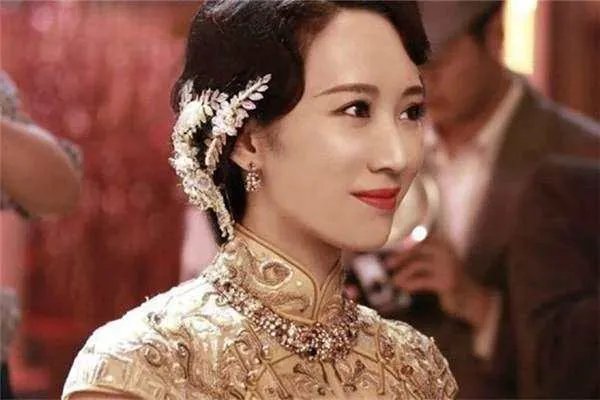 卢小嘉曾暴打黄金荣,之后卢家倒台,他的下场如何呢?