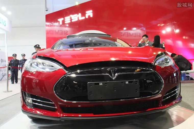 Model 3警告标识 因无中文标注被暂停放行