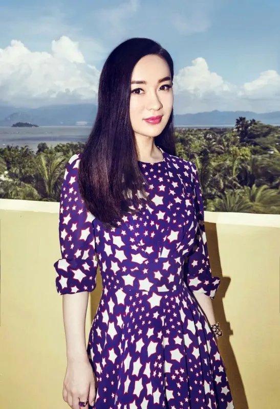 霍思燕庆生现场曝光,嗯哼送妈妈手绘贺卡好温馨,这一家的氛围如何?