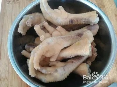 无骨鸡爪怎么去骨?用嘴啃吗?