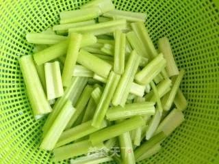 药芹炒肉丝