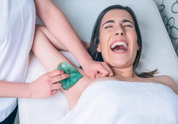 女性阴部怎么脱毛