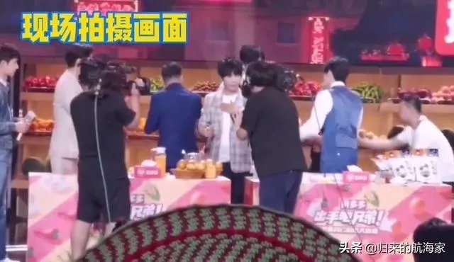 男观众冲上舞台向迪丽热巴求婚属于直播事故吗?如何看待这件事?