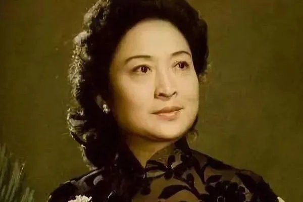 谁不说俺家乡好歌词是什么意思?