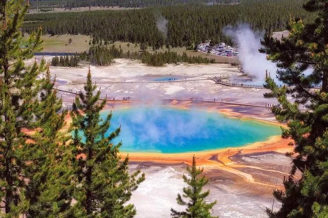 如果黄石公园火山爆发，面临世界末日，有哪些具体的求生方法？