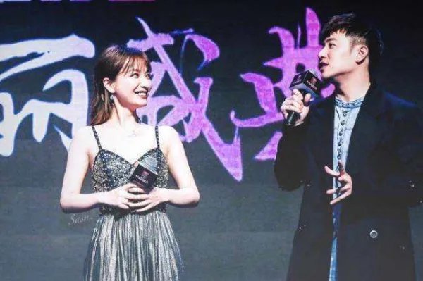 吴昕潘玮柏在COSMO盛典宣布有新惊喜，是在一起了吗？