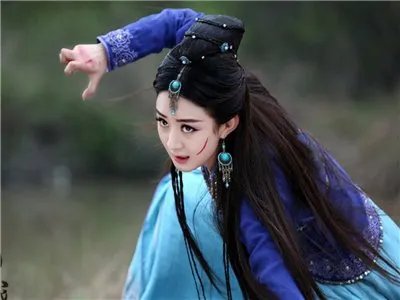 赵丽颖何炅节目中语言动作亲密,赵丽颖是否喜欢何炅老师?