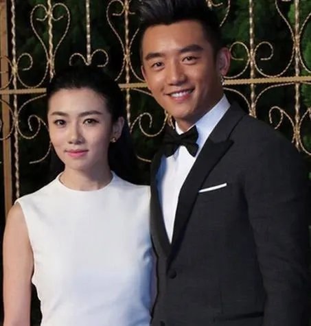 程晓玥取关郑恺,恩爱情侣是否已分手?