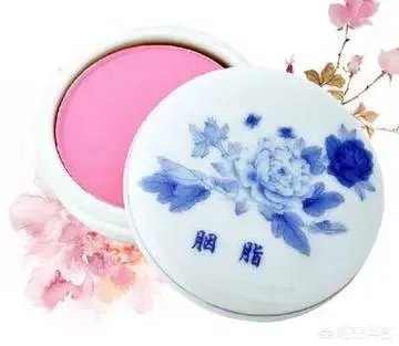 国内有哪些不起眼但是非常好用的的化妆品？