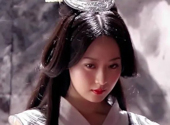 她是“京城四美”最美的一个，连王思聪都惹不起，你知道她是谁吗？