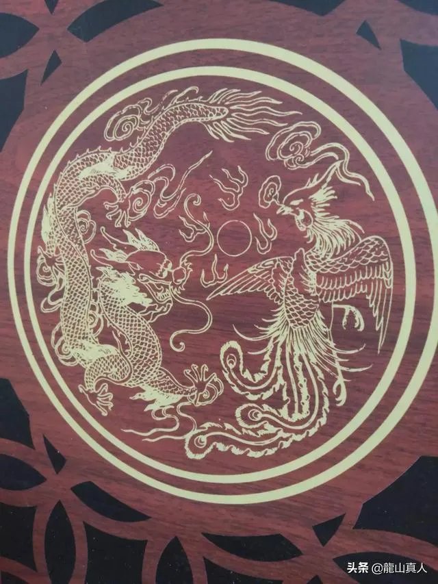 我花8000元买了三张国画，请内行点评一下，值吗？
