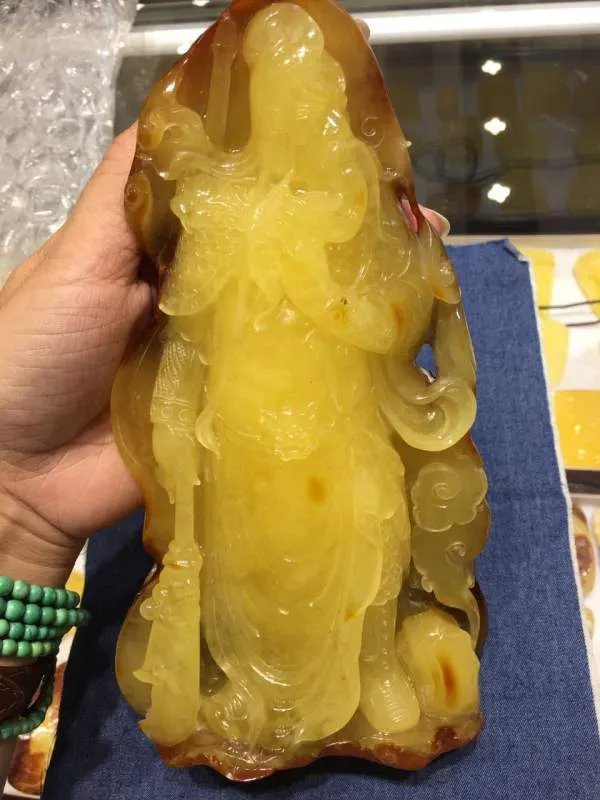 琥珀蜜蜡,你是怎么佩戴的,戴错了可是要出大事的