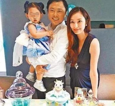 为纪晓波六年生四胎,吴佩慈为何迟迟嫁不进豪门?