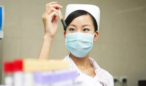 医院门口车祸无人救治,对此现象你怎么看?