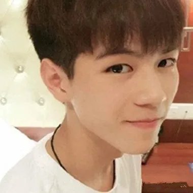 曝杨桐女朋友蓝欣  变形计“末路天使”蜕变为“阳光暖男”