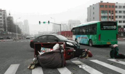 常德发生一起交通事故,现场有人员受伤,事故现场的具体情况如何?