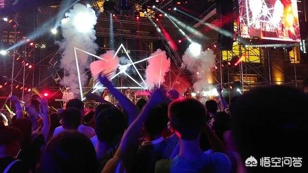 刚传眼睛失明,又爆老婆冉莹颖早已安排后路,硬汉邹市明怎么了?