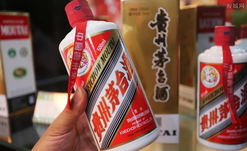贵州茅台股价突破1700元 市值比贵州GDP还要高