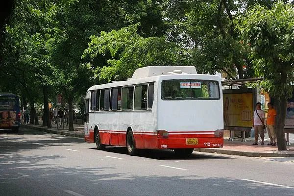 公交司机为什么给乘客下跪道歉?
