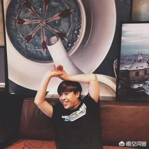 RNG战队6周年生日即将到来,卢本伟会出现在现场吗?