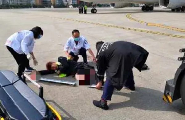 机务人员遭牵引车碾压后身亡,年仅28岁,悲剧为何会发生?