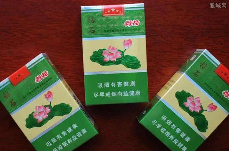 钻石荷花香烟有几种 价格要多少钱一包？
