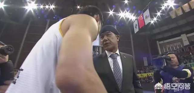 比赛还剩1分钟,林志杰下场,阿不都沙拉木鼓掌欢送,你怎么看?