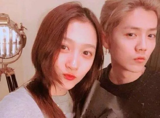 30岁谭松韵被曝结婚后又离婚,明星的感情生活为何一直备受关注?