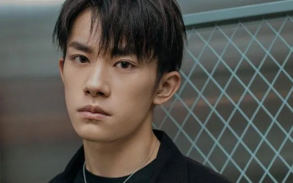 易烊千玺晒照告别韦一航,这个角色对他有什么帮助?