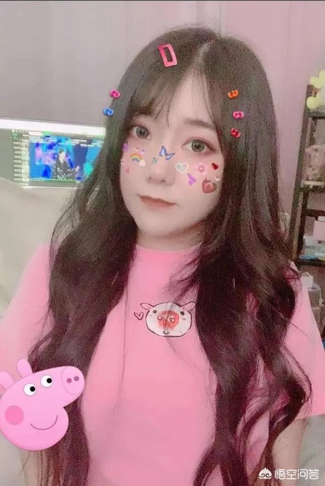 小团团“渔网热裤”身材满分看呆网友，完美的牛顿都说不科学，你怎么看？