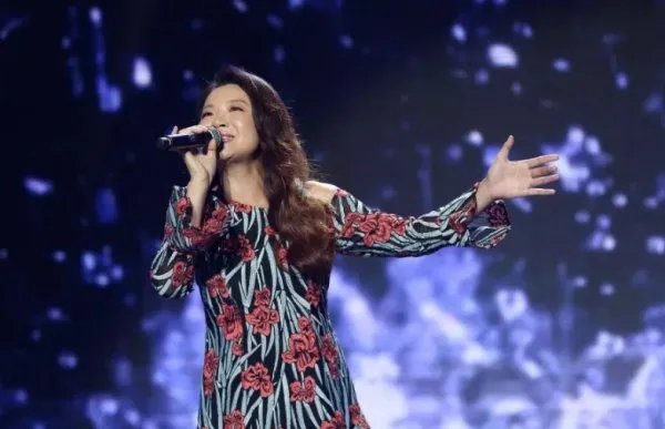 天后杭天琪,被曝白马会所常客后遭嘲,背后是3次婚姻的伤痕,近况如何?