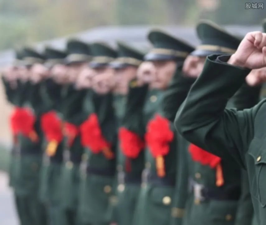 揭秘：越南女兵不穿内衣真相  这究竟为什么呢？