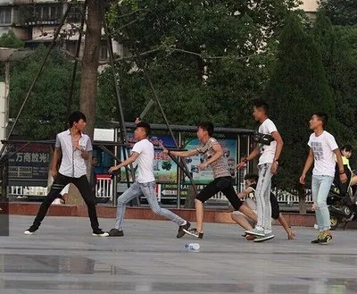 俄一学生袭击学校,还有过哪些学生做出过激行为?