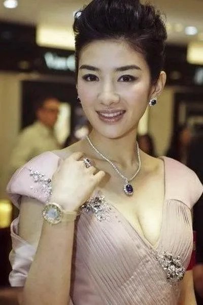 黄奕名誉权纠纷案胜诉,黄奕与黄毅清之间发生了哪些事?