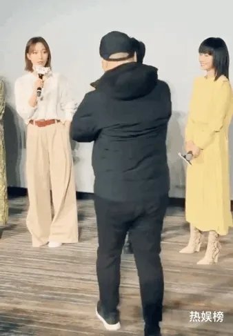 男观众冲上舞台向迪丽热巴求婚属于直播事故吗?如何看待这件事?