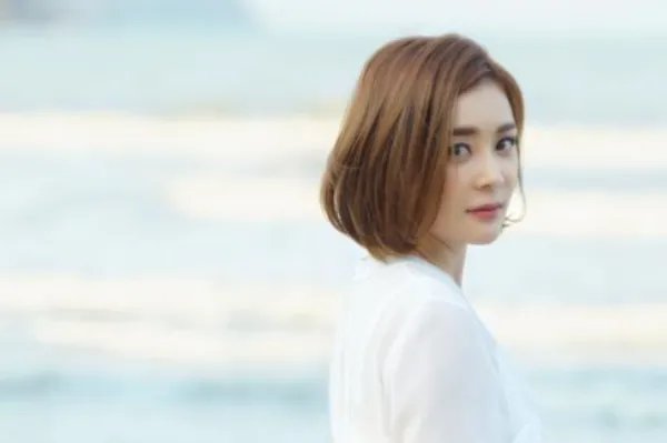 袁姗姗分享姐姐幕后淤青腿,参加《浪姐2》真的能够让她们翻红吗?